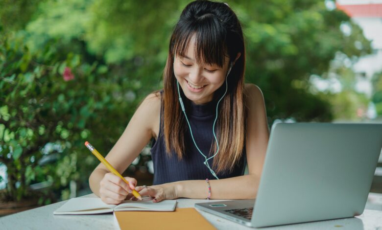 The essay writing service that solves any essay writing problems